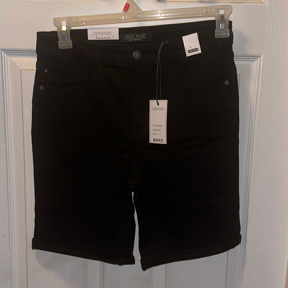 Judy blue shorts. High rise. Size large
